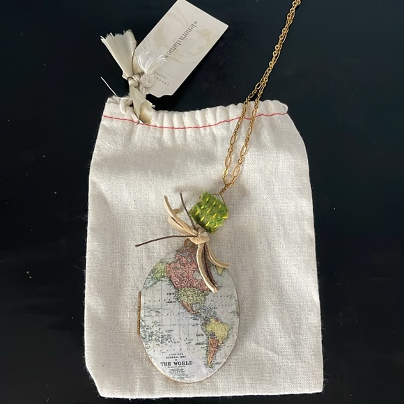 NEW Lenora Dame Locket Necklace Channel Your Past - Picture 2 of 5